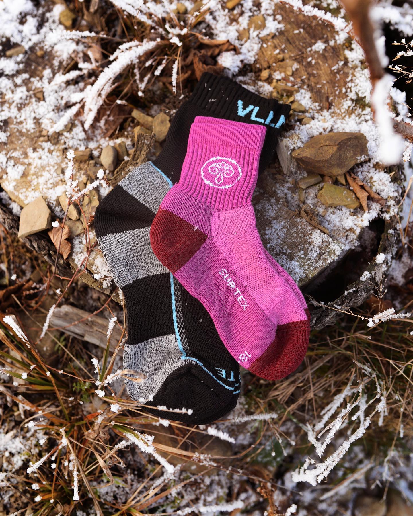 Merino vlna je výnimočný prírodný materiál. Vďaka termoreguláčnej schopnosti je vhodná na celoročné nosenie.
Jej hrejivosť ľudia oceňujú najmä počas chladného obdobia.
Je jemná, priedušná a má výnimočnú samočistiacu schopnosť. Výrobky z merino vlny skutočne nemusíte prať po každom nosení. Vlna sa prípadných pachov sama zbaví.
Kto ešte nevyskúšal má možnosť.
www.woolit.sk obchod ktorý sa postará o Vaše teplo.
________________________
#merino #merinowool #vlna #bio #biomaterial #wool #biomateriales #eko #ecofriendly #merinopredeti #merinoprodeti #merinopredospelych #surtex #zima #winter #winterclothes #merinoobleceni #merinooblečenie #deti #predeti #prodeti #ponozky #vlneneponozky #merinoponozky #socks #woolsocks #merinosocks #merinosocksport